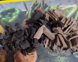 A picture of step 1 of Bubble Oreo Chocolates.