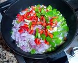 Foto del paso 2 de la receta Albóndigas de ternera magra marinadas en flores de romero fresco