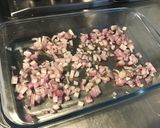 Une image de l'étape 2 de Côtes de porc aux olives bicolores et échalotes.