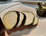 Foto del paso 1 de la receta: Berenjenas sobre pan de campo