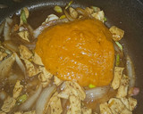 Foto del paso 3 de la receta: Spaguetini con pollo y salsa diabla