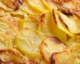 Foto del paso 1 de la receta: Patatas fritas con revoltillo de tomate lo primero que aprendí a cocinar