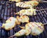 A picture of step 5 of Coconut Curry Chicken Satay.