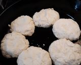 A picture of step 3 of Pennsylvania Dutch Lard Biscuits with Gravy.