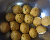 A picture of step 3 of Potato Thepla.