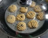 Foto langkah ke 7 dari resep Cookies Kismis Teflon.