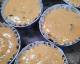 Foto langkah ke 6 dari resep Bolu Kukus Pisang Mekar Tanpa Mixer.