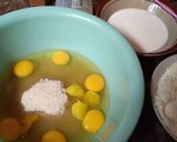 Foto langkah ke 1 dari resep #36. Bolu Susu Kukus+Vla Keju (Lembut, 2 Telur).