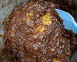 Foto langkah ke 5 dari resep Choco Banana Muffin.
