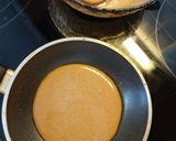 Hình bước làm 2 của món Chocolate Strawberry Pancakes