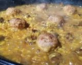 Foto del paso 6 de la receta Arroz con mollejas y albóndigas de pollo