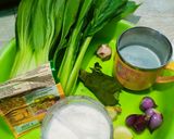 Foto langkah ke 1 dari resep Sayur Bobor Sawi Hijau.