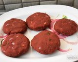 A picture of step 3 of Beetroot, apple and carrot cutlet chat.