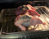 Foto del paso 5 de la receta: Picantones rellenos de trompetas de la muerte y trufa, con ajo negro