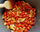 Foto del paso 5 de la receta: Corbatas con pollo en salsa de jitomate