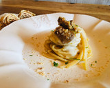 Foto del passaggio 7 della ricetta Spaghetto quadrato con crunch di funghi e nocciole in crema di pecorino abruzzese