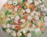Foto langkah ke 4 dari resep Sayur Sop Bakso Kuah Bening.