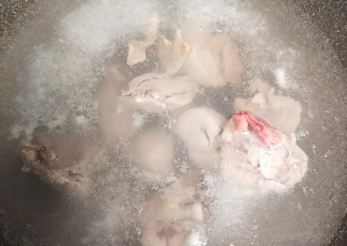 Langkah-langkah untuk membuat Resep Sop Ayam Rumah Sederhana