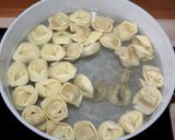 Sajtszószban sült tortellini recept fázis 1 fotója