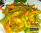 Foto langkah ke 2 dari resep Acar Kuning Wortel dan Timun 🍲.