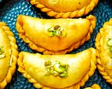 गुझिया (मावा ड्राई फ्रूट्स वाली) रेसिपी चरण 9 फोटो