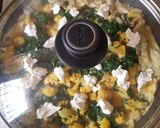 Foto del paso 4 de la receta: Tortilla de huevo con coliflor y kale