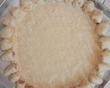 Foto langkah ke 6 dari resep Pizza Homemade Stuffed Crust.
