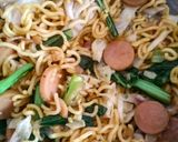 Foto langkah ke 3 dari resep Mie Goreng Sederhana.