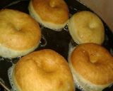 Foto langkah ke 7 dari resep Donat Fluffy.