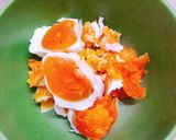 Hình bước làm 1 của món Tép rang trứng muối