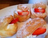 A picture of step 5 of Strawberry cream puffs.