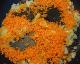 Foto del paso 3 de la receta: Calabacín relleno de verdura gambones y atún