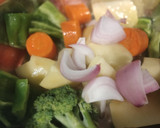 Foto del paso 2 de la receta: Crema de calabacín con verduras y salchichas de cerdo al vino tinto