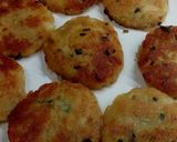 A picture of step 5 of Pan Fry Potato Cake Without Egg.