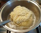 รูปขั้นตอนการทำที่ 3 ของ บะหมี่กุ้งทอดซอสมะขาม