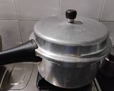 A picture of step 1 of Black Chana Sundal.