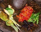 Foto langkah ke 1 dari resep 15. Gulai Tongkol Asam Pedas.