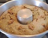 Foto del paso 3 de la receta: Budín integral de naranja, nueces y garrapiñada