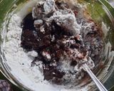 Foto langkah ke 3 dari resep Cookies coklat simpel (tanpa mixer, tanpa cetakan).