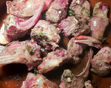 Foto del paso 10 de la receta: Cabrito en salsa de cebolla roja y ras el hanout