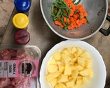 Foto del paso 1 de la receta: Guisado de patata con zanahoria, judía verde y cerdo