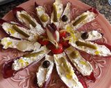 Foto del paso 3 de la receta: Endivias rojas rellenas con quesos y pickles
