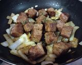 Foto langkah ke 5 dari resep Saikoro Beef Steak.