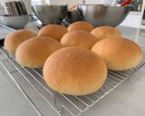 Foto langkah ke 2 dari resep Korean Garlic Cheese Bread.