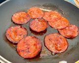 Une image de l'étape 4 de Risotto au safran et aux chips de chorizo.