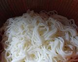 Hình bước làm 1 của món Mì xào bí ngòi ruốc nấm bì heo keto