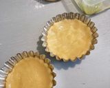 Foto del passaggio 3 della ricetta Crostatine di frolla all'olio con crema alle fragole homemade