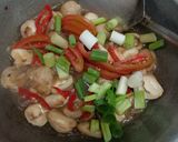 Foto langkah ke 4 dari resep Jamur Merang Saus Tiram.