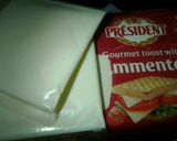 Hình bước làm 8 của món Sandwich gà giòn cay