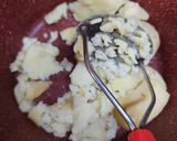 A picture of step 2 of Mashed Potatoes.